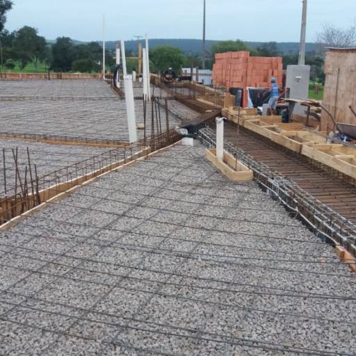 Obras em Andamento  em Ninho Verde I Eco Residence por Nova Steel Construções em Geral