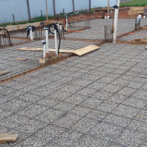 Obras em Andamento  em Ninho Verde I Eco Residence por Nova Steel Construções em Geral