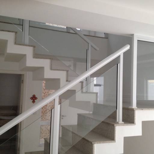 Corrimão em vidro por WANDER BOX