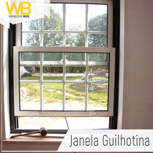 Portas e janelas em vidro por WANDER BOX