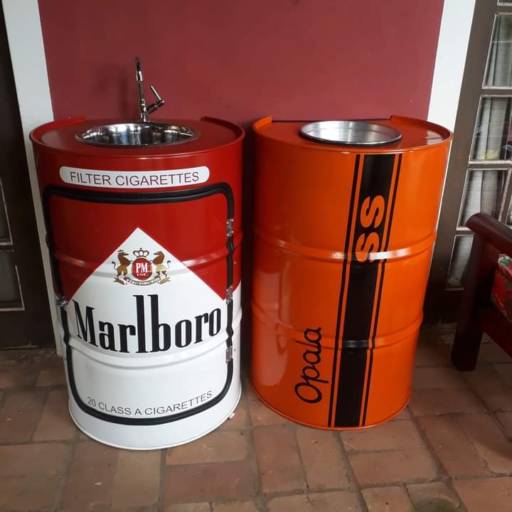Lavatorios de tambor por Arte no kintal Tambores personalizados