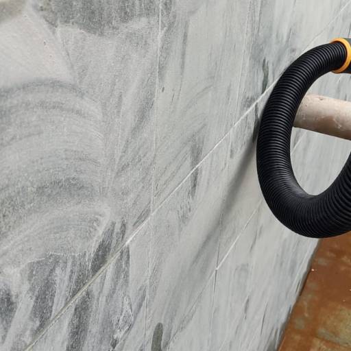 Limpeza e revitalização de piso de piscina  por Edna Limpeza Pós Obra e Limpeza em Geral 