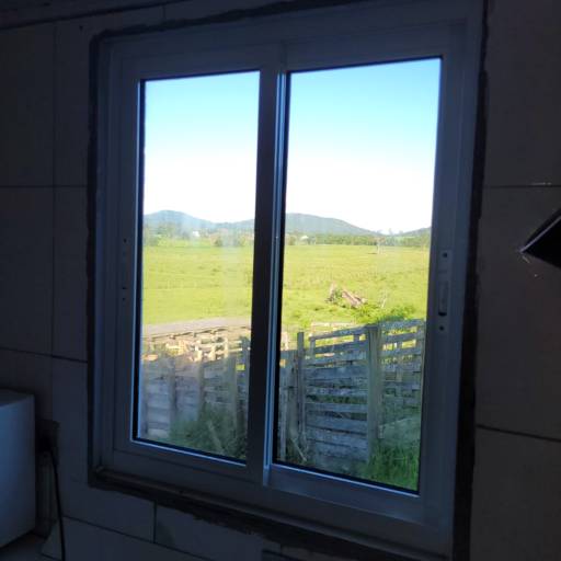 Janela de alumínio  por Folster Vidros