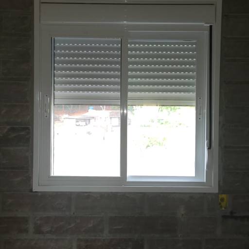 Janela de alumínio  por Folster Vidros