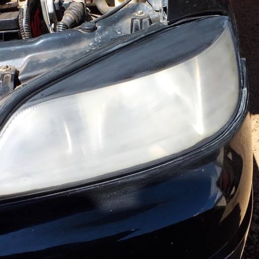 Revitalização de faróis por Pires Estetica Automotiva