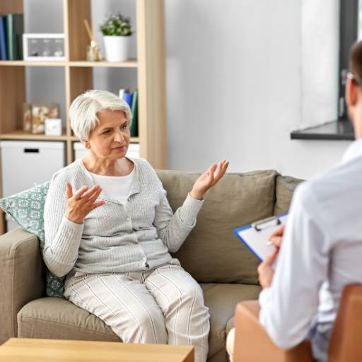 Terapia para idosos online  por Marcia Cavallaro Psicanalista 