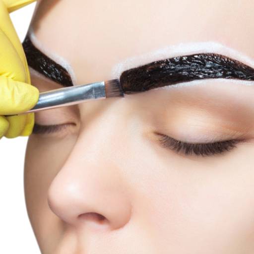 Designer de sobrancelhas com henna