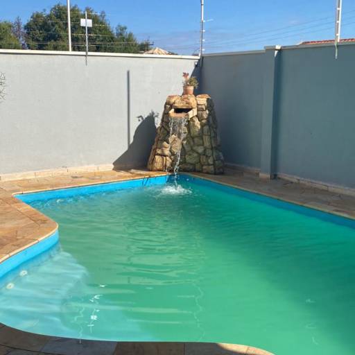 Vende-se casa no bairro Chacara dos Pinheiros por Alves Araújo Corretora de Imóveis