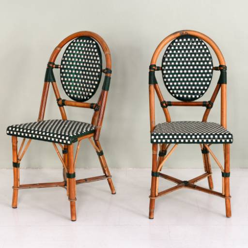 Comprar o produto de Reformas de cadeiras em Tapeçarias pela empresa 4 Irmãos Tapeçaria em Avaré, SP por Solutudo