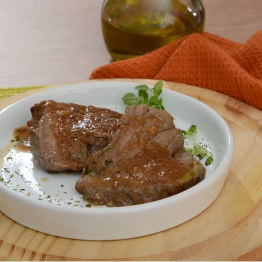 Medalhão de filé com molho madeira por Leveat - Comidas saudáveis e ultrassaborosas