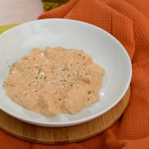 Estrogonofe de frango por Leveat - Comidas saudáveis e ultrassaborosas