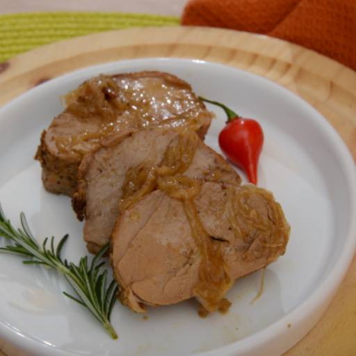 Medalhão de filé suíno acebolado por Leveat - Comidas saudáveis e ultrassaborosas