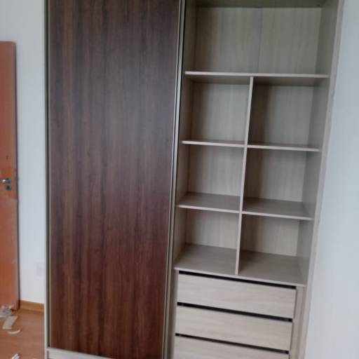 Montador de guarda-roupa