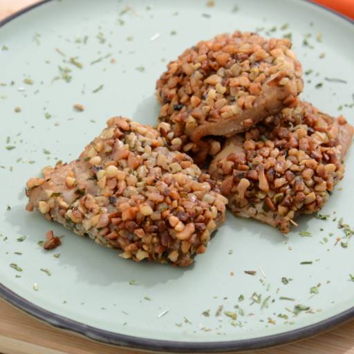 Tilápia com crosta de xerém por Leveat - Comidas saudáveis e ultrassaborosas