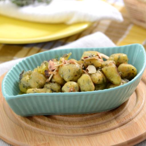 Nhoque de batata doce com manteiga de sálvia e lascas de amêndoas por Leveat - Comidas saudáveis e ultrassaborosas