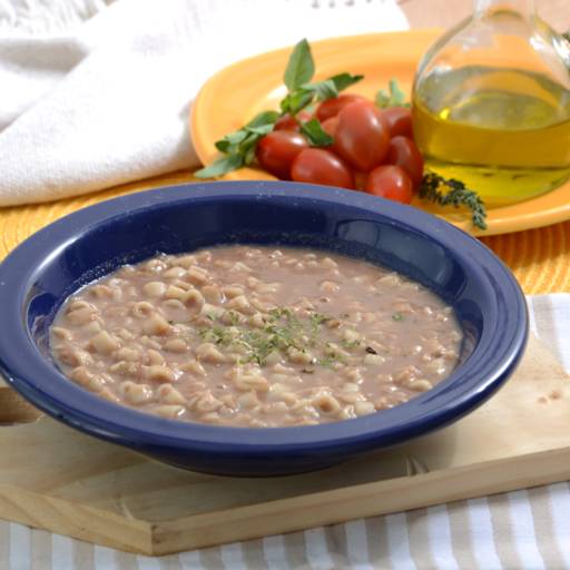 Sopa de feijão com macarrão por Leveat - Comidas saudáveis e ultrassaborosas