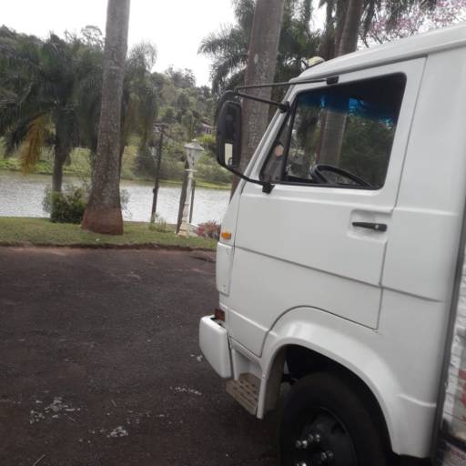 Caminhão de mudança  por Juliano Transporte