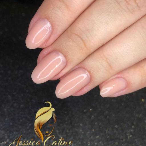 Banho de gel  por Studio Greta 