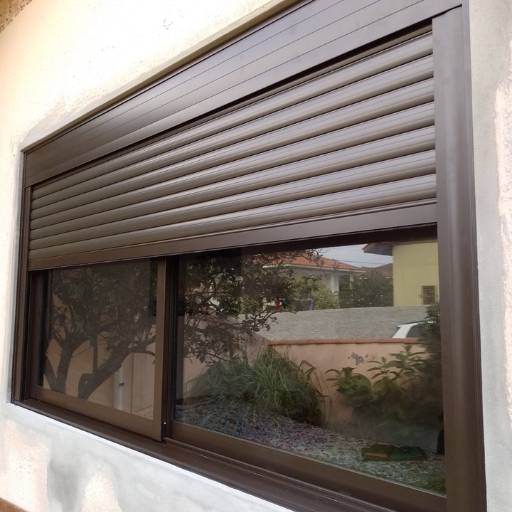 Linha suprema e integrada com persiana  por Vidraçaria da Barra