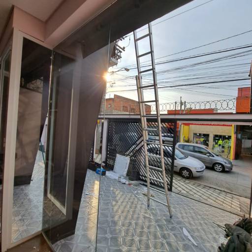 Empresa especializada em limpeza de vidros 