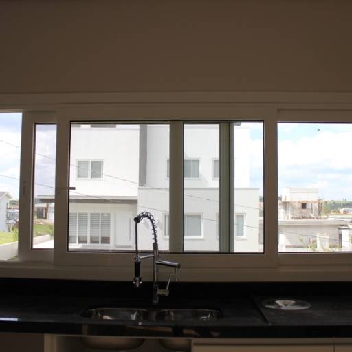 Comprar o produto de Esquadrias para janela em Vidraçarias pela empresa Top Glass em Balneário Camboriú, SC por Solutudo