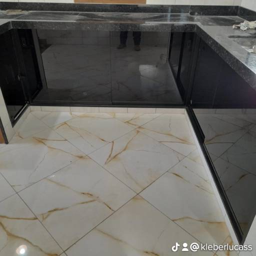 Fechamento de Pia - Estilo e Proteção - Alfenas/MG por Vidraçaria Dinamica Vidros