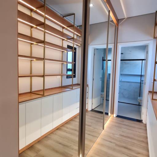 Closet por Ornato Marcenaria