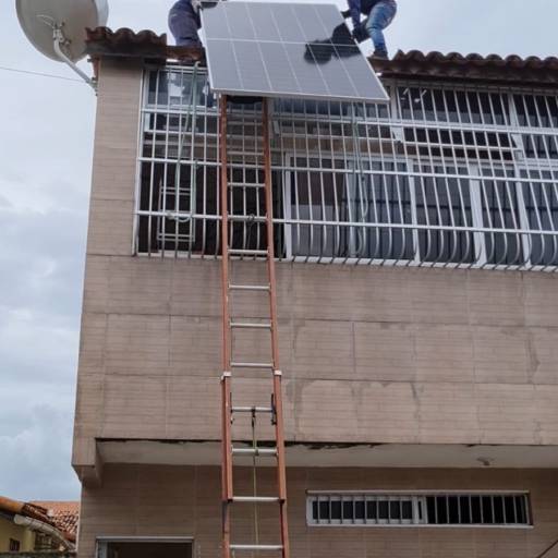 Manutenção de Placa Solar por Satélite Energy Solar
