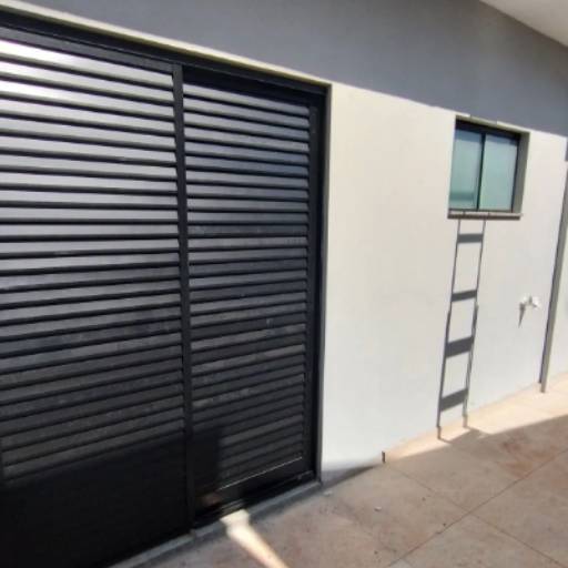 Porta linha por WB Vidros e Esquadrias