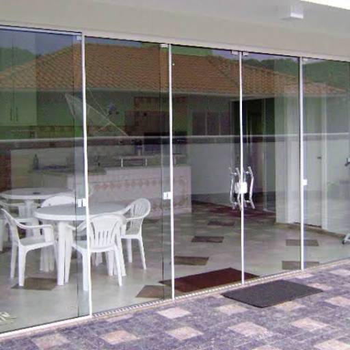 Porta staley com mão amiga por LS vidros  Drywall