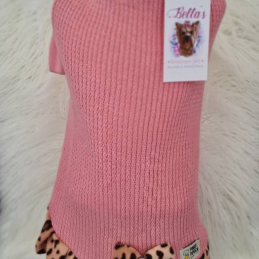 Comprar o produto de Vestido Tigresa  Rosa  em Pet Shop pela empresa Bella's Boutique Pet em Jundiaí, SP por Solutudo