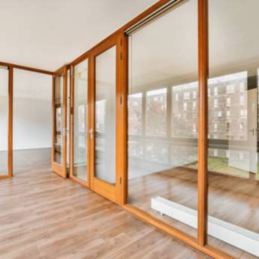 Comprar o produto de Portas e janelas em vidro em Vidraçarias pela empresa Alfa Vidraçaria em Serra, ES por Solutudo