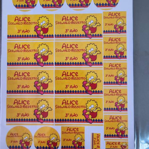 Etiquetas Escolares personalizadas por Radu Decoração e Festa com papel 