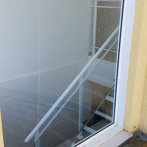 Limpeza de esquadrias por Monica Clean - Serviços de Limpeza