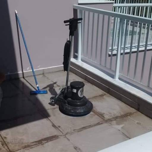 Limpeza de pisos porcelanato