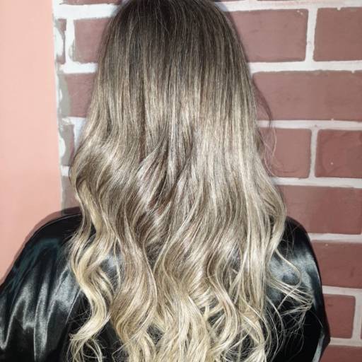 Mega hair  por Espaço Garmel - Salão de beleza