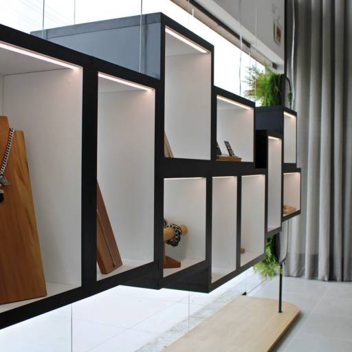 Projeto comercial por Flutua Arquitetura, Interiores, Reforma e Paisagismo