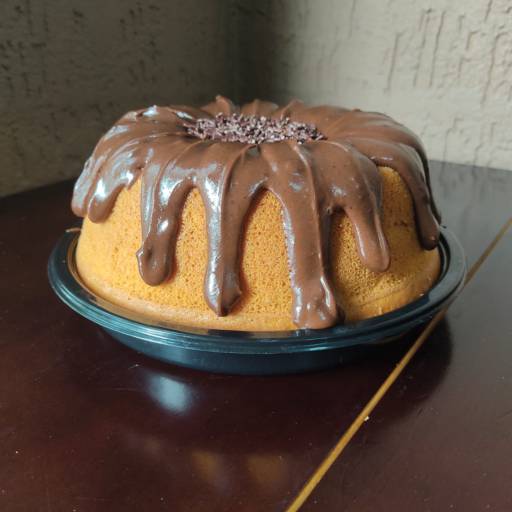 Bolo de cenoura com cobertura de chocolate em Bauru por A Brigadeiríssima