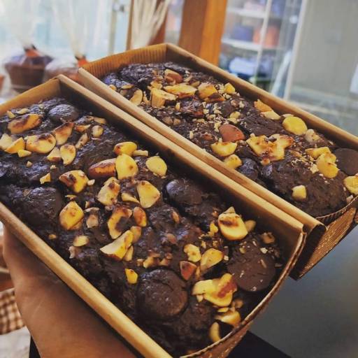 Bolo Natural de Cacau, castanha Pará e gotas chocolate 70% cacau em Bauru