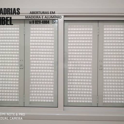 Janela sanfonada italiana