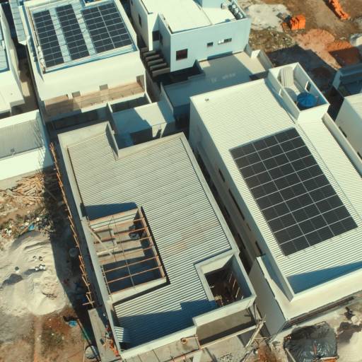Limpeza de Placa Solar por SOLARES BRASIL - NOVA GERAÇÃO DE ENERGIA SOLAR