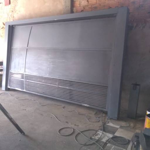 Portões residenciais por Serralheria Trança Ferro