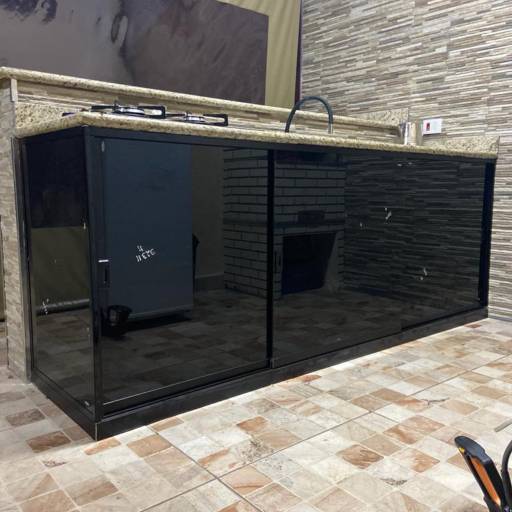 Fechamento de pia por Mundial Vidros