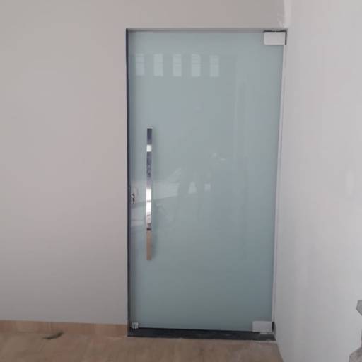 Comprar o produto de Portas de vidro em Vidraçarias pela empresa Mundial Vidros em Araraquara, SP por Solutudo