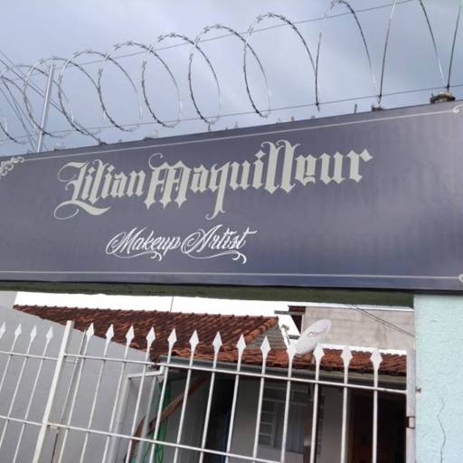 Fachada com painel de metalon com lona em Bauru por ArteDream Comunicação Visual