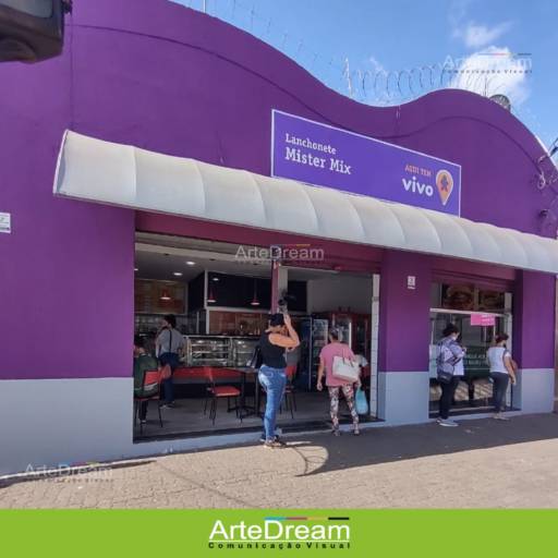 Fachada com painel de metalon com lona em Bauru por ArteDream Comunicação Visual