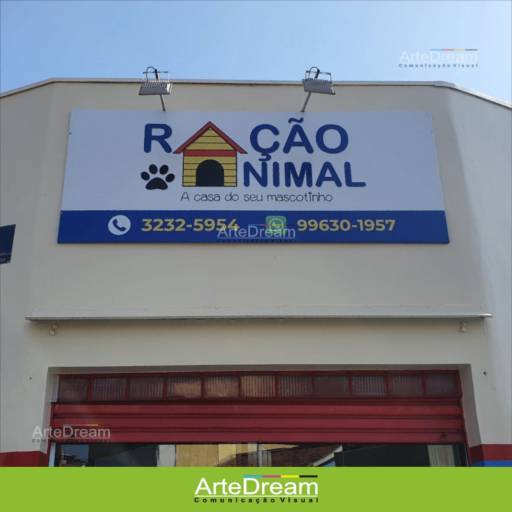 Fachada com painel de metalon com lona em Bauru por ArteDream Comunicação Visual