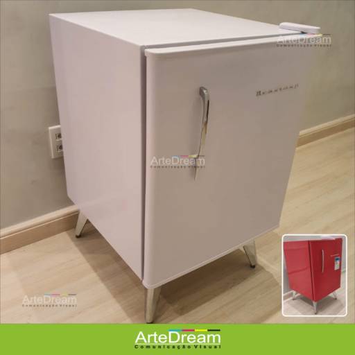 Envelopamento de frigobar em Bauru por ArteDream Comunicação Visual