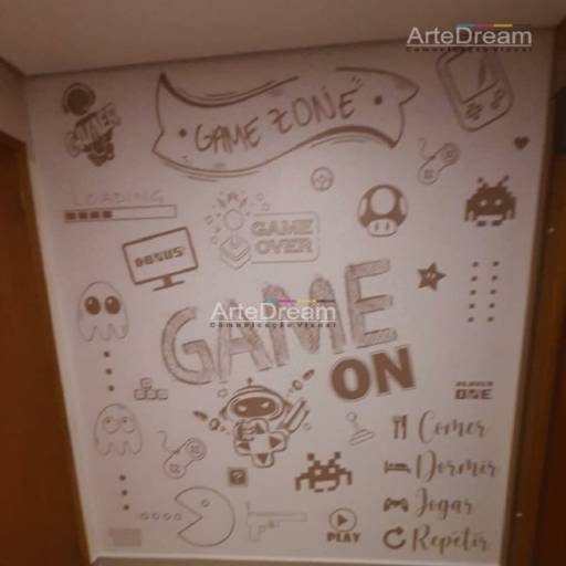 Adesivo de parede e papel de parede auto colante em Bauru por ArteDream Comunicação Visual