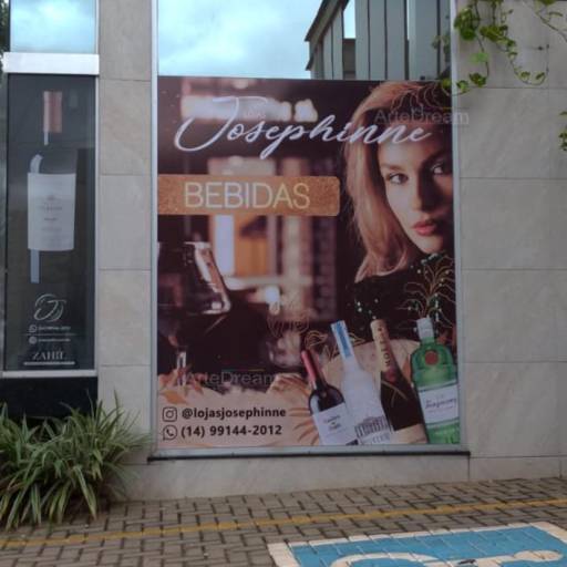 Adesivo em portas e blindex:  jateado, chapado, perfurado e cores em Bauru por ArteDream Comunicação Visual